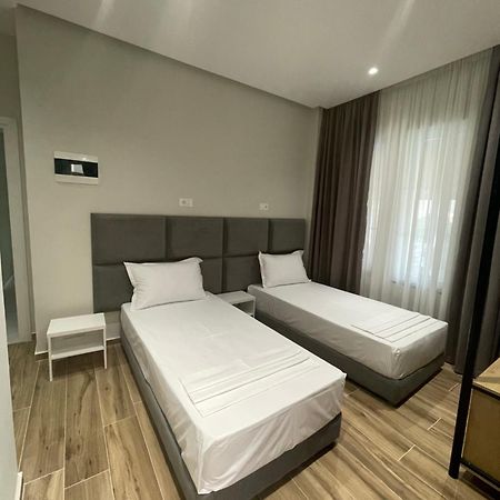 Hotel Rai Саранда Экстерьер фото