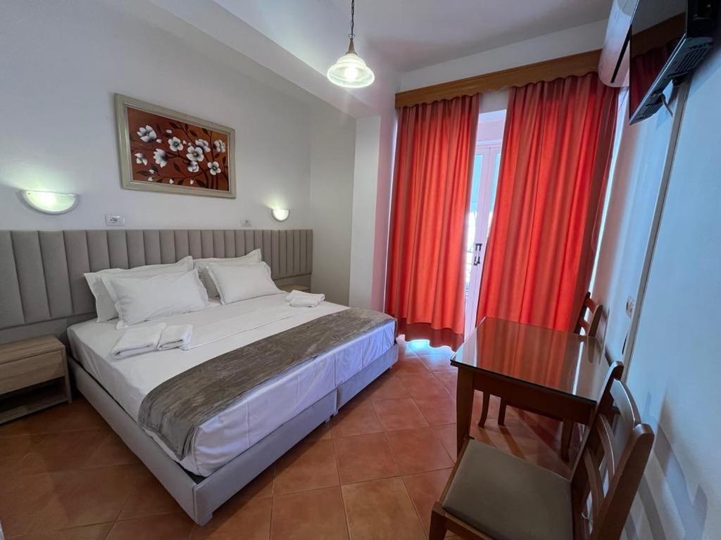 Hotel Rai Саранда Экстерьер фото