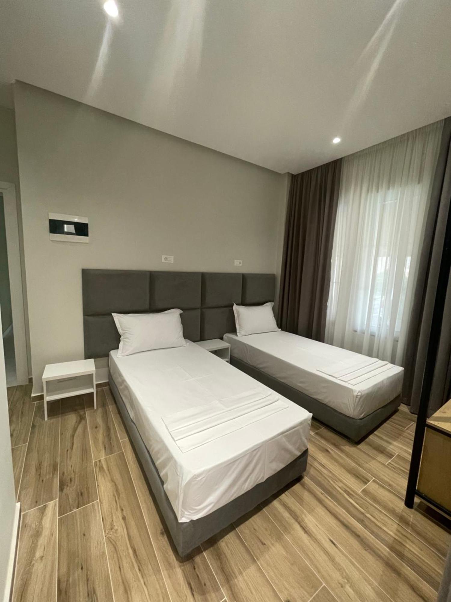 Hotel Rai Саранда Экстерьер фото